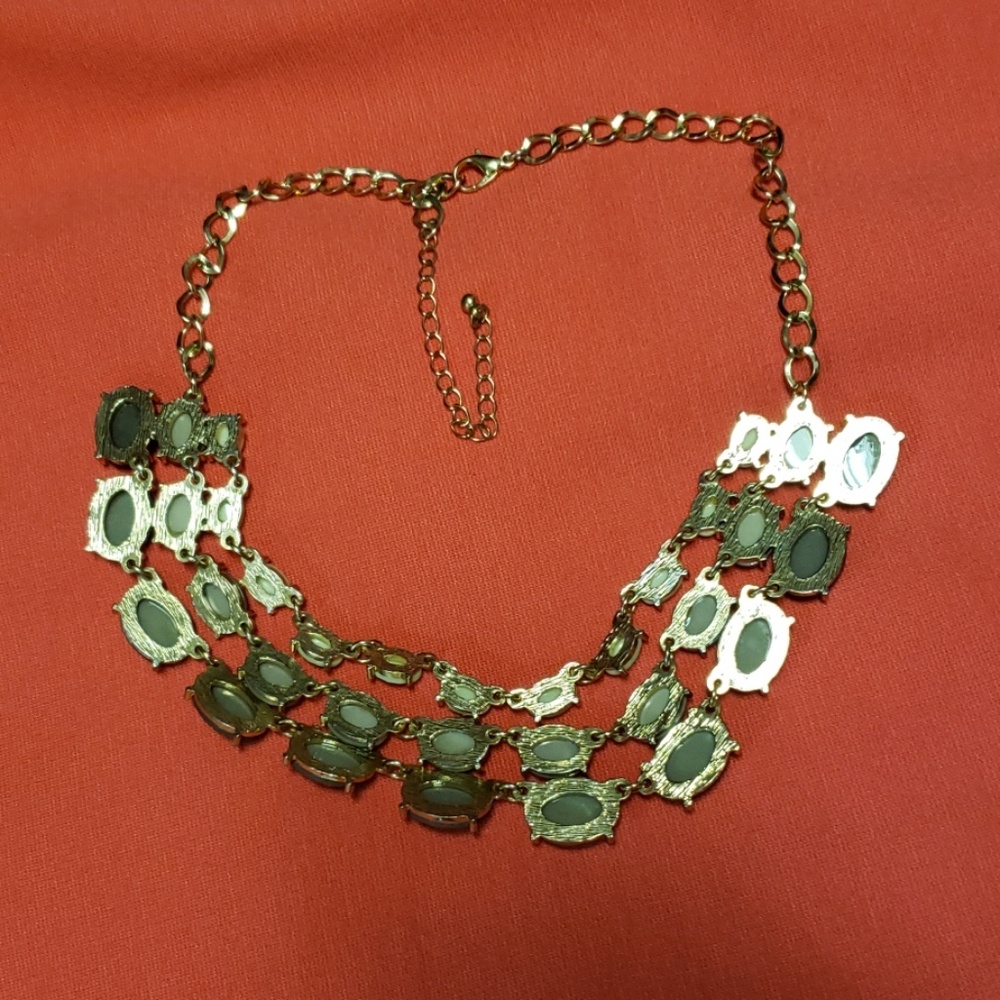 Beautiful statement necklace - Picture 3 of 3